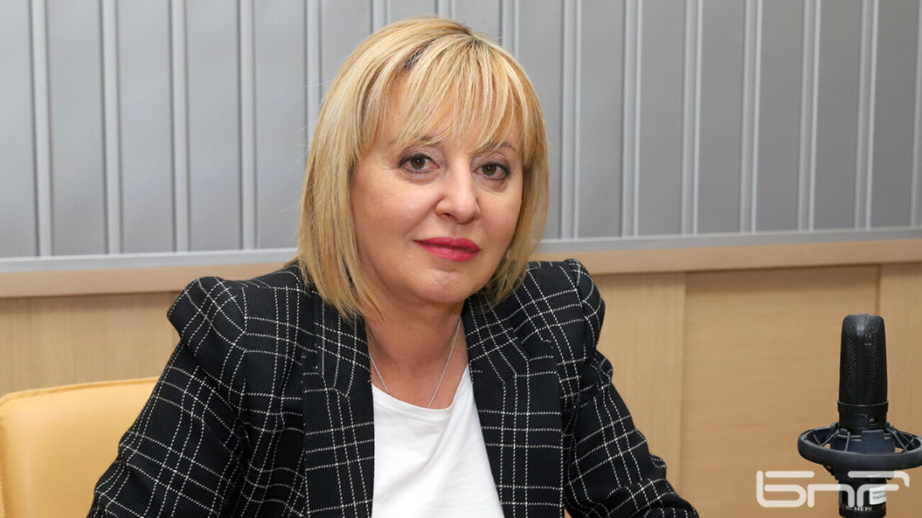 Мая Манолова пред БНР: Проверките в съответствие със закона не са натиск. Веригите смачкаха малките магазинчета