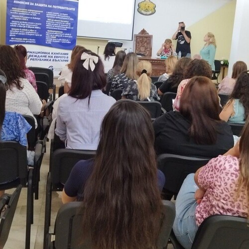 КЗП се срещна до момента с жителите на 22 населени места във връзка с въвеждането на еврото в Република България