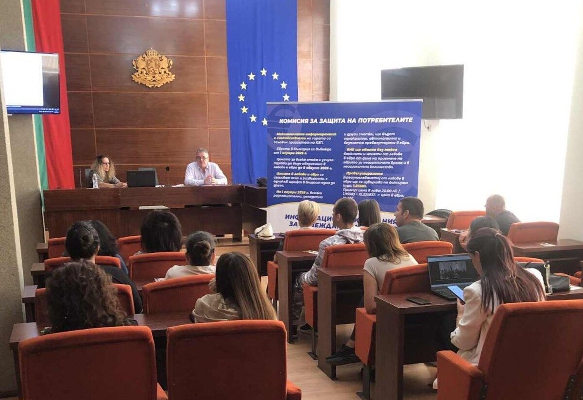 КЗП се срещна до момента с жителите на 22 населени места във връзка с въвеждането на еврото в Република България