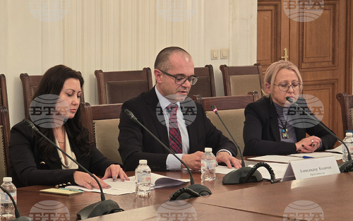 КЗП е установила 84 продукта с необосновано повишени цени след започването на проверки по закона за примане на еврото